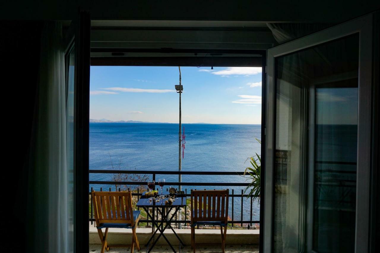 Seaview Apartment Piraeus Exterior photo